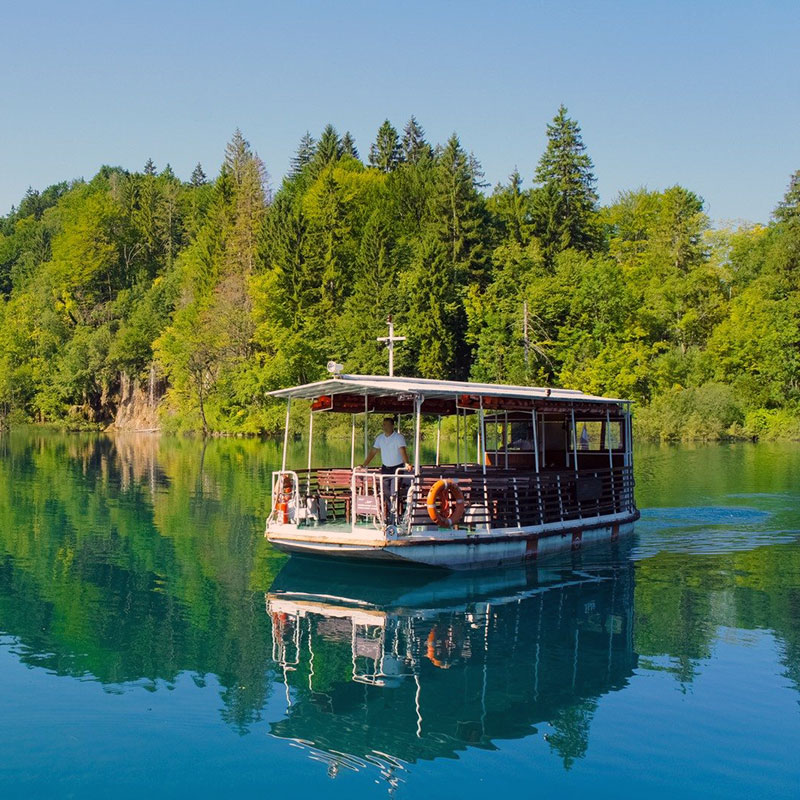 PLITVICE LAKES 5H TOUR WITH PANORAMIC BOAT RIDE